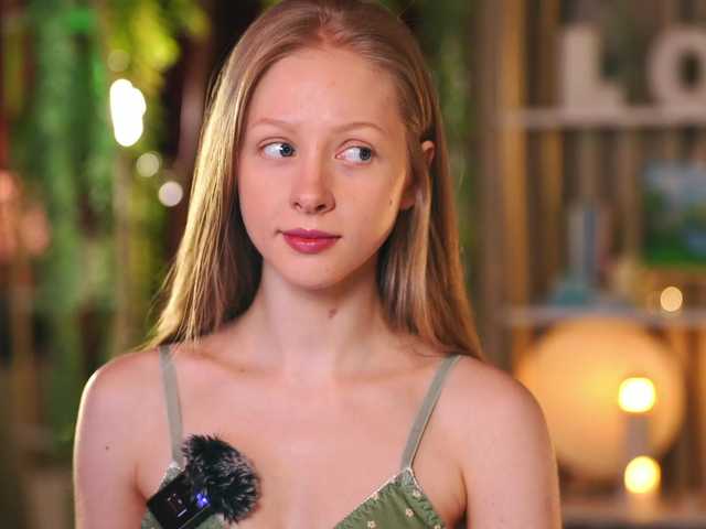 MiaVebes's BongaCams show and profile