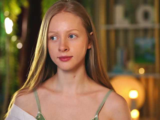 MiaVebes's BongaCams show and profile