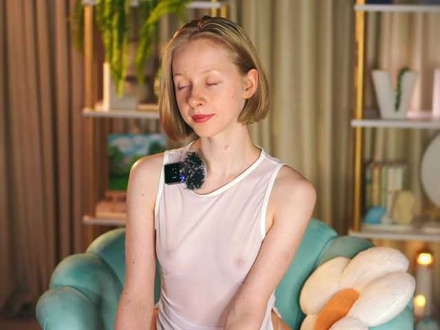 MiaVebes's BongaCams show and profile