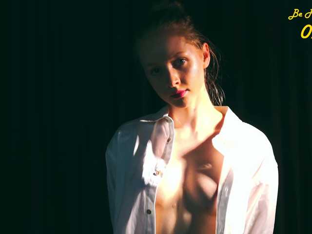 MiaVebes's BongaCams show and profile