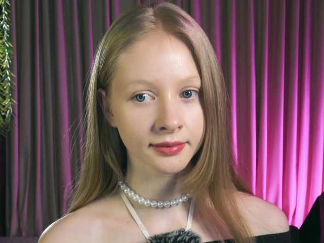 MiaVebes's BongaCams show and profile