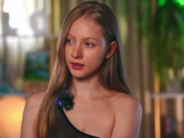 MiaVebes's BongaCams show and profile