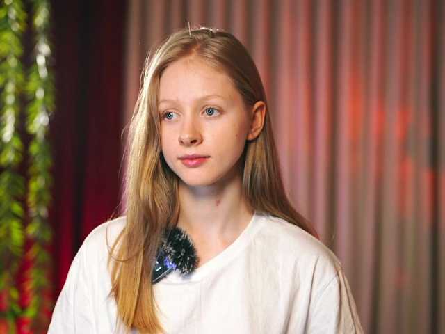 MiaVebes's BongaCams show and profile