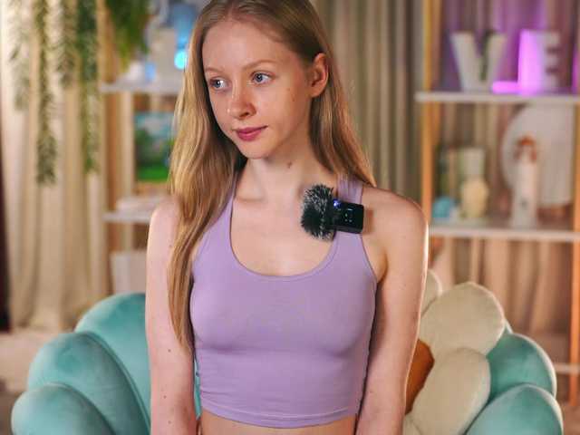 MiaVebes's BongaCams show and profile