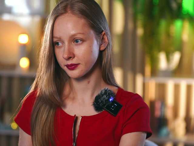 MiaVebes's BongaCams show and profile