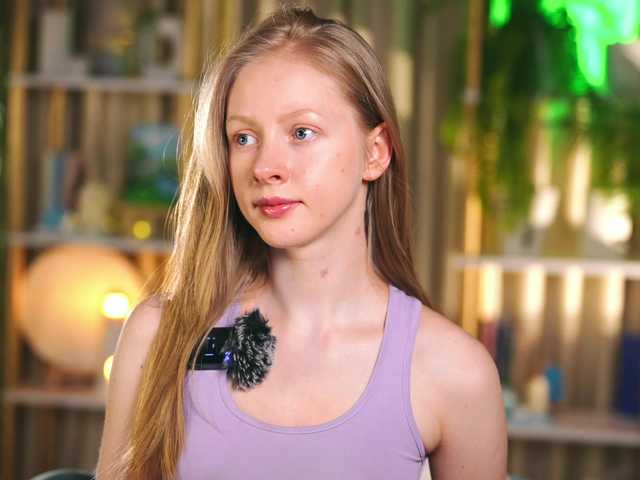 MiaVebes's BongaCams show and profile