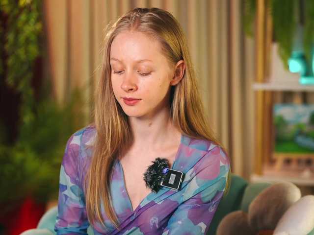 MiaVebes's BongaCams show and profile