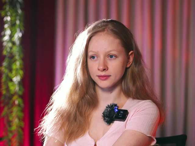 MiaVebes's BongaCams show and profile