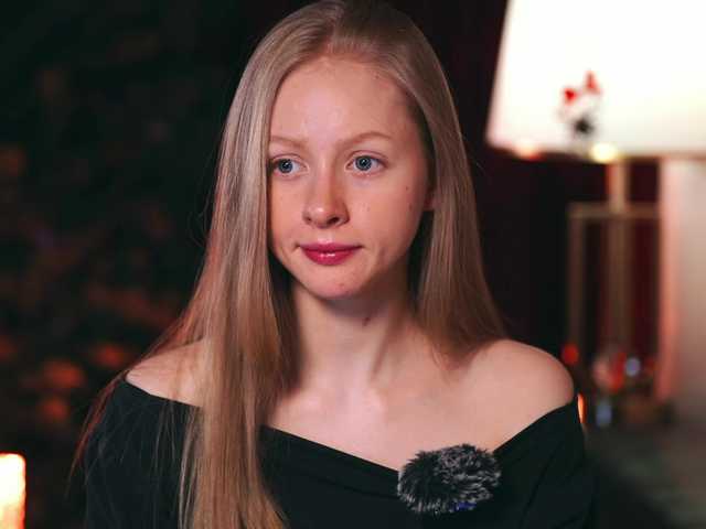 MiaVebes's BongaCams show and profile