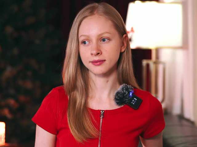 MiaVebes's BongaCams show and profile