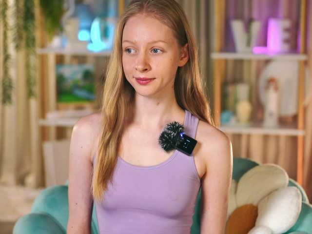 MiaVebes's BongaCams show and profile