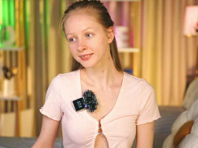 MiaVebes live cam profile