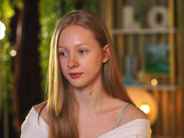 MiaVebes's BongaCams show and profile