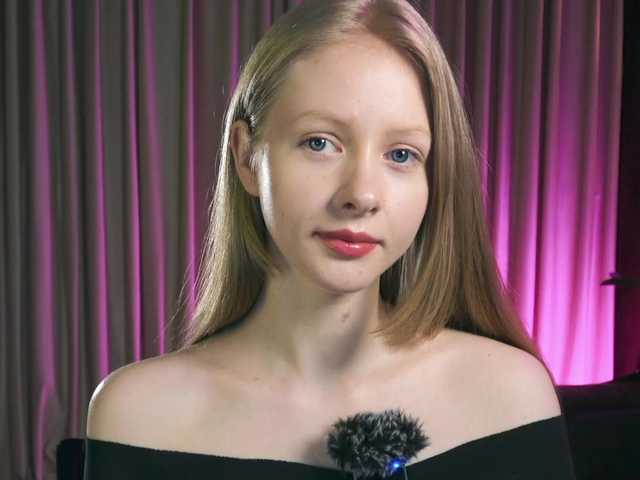 MiaVebes's BongaCams show and profile