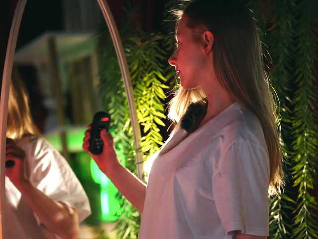 MiaVebes's BongaCams show and profile