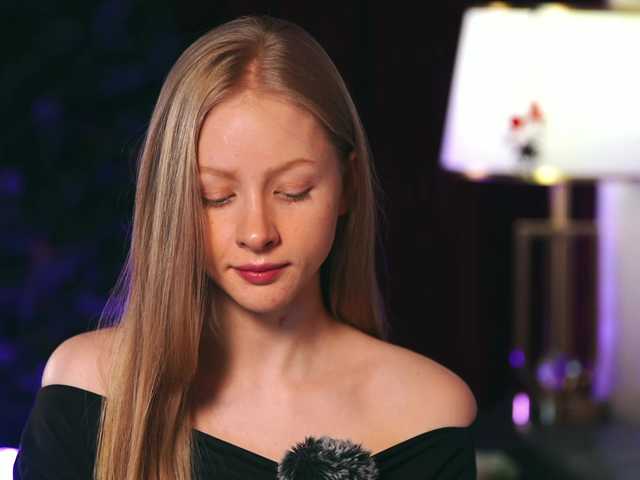 MiaVebes's BongaCams show and profile