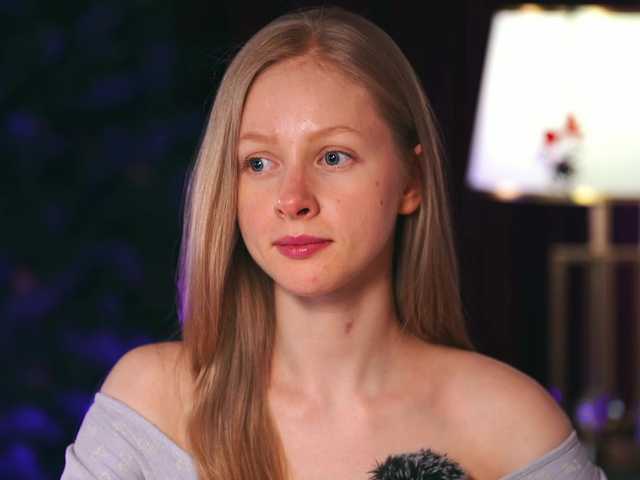 MiaVebes's BongaCams show and profile