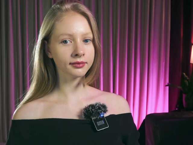 MiaVebes's BongaCams show and profile