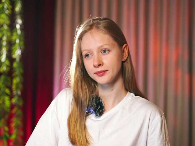 MiaVebes's BongaCams show and profile