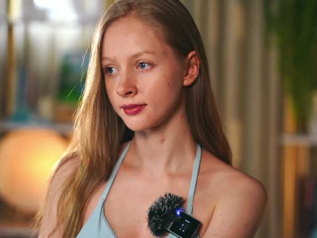 MiaVebes's BongaCams show and profile