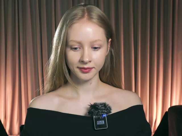 MiaVebes's BongaCams show and profile