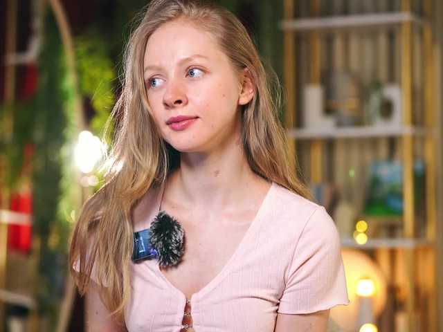 MiaVebes's BongaCams show and profile