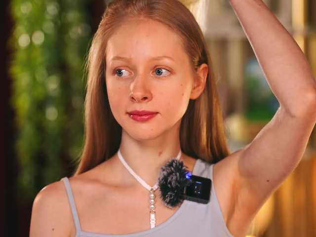 MiaVebes's BongaCams show and profile