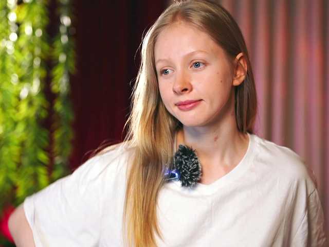 MiaVebes's BongaCams show and profile