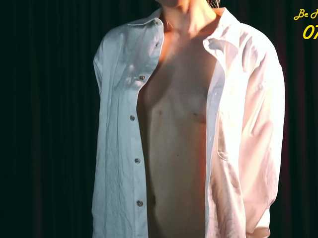 MiaVebes's BongaCams show and profile