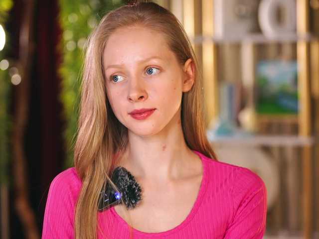 MiaVebes's BongaCams show and profile