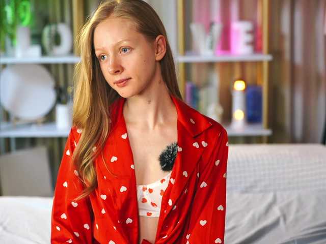 MiaVebes's BongaCams show and profile