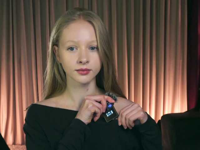 MiaVebes's BongaCams show and profile