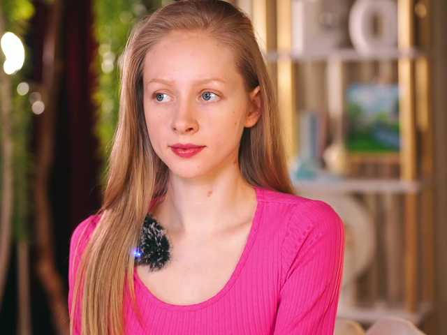 MiaVebes's BongaCams show and profile