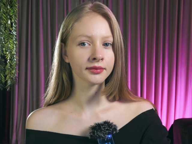 MiaVebes's BongaCams show and profile