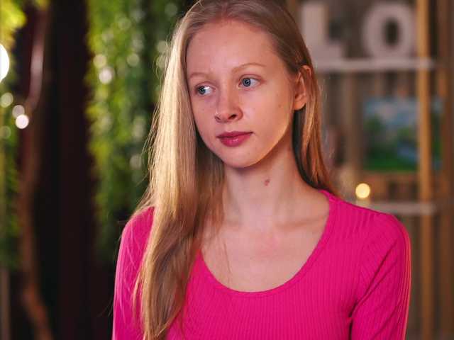 MiaVebes's BongaCams show and profile