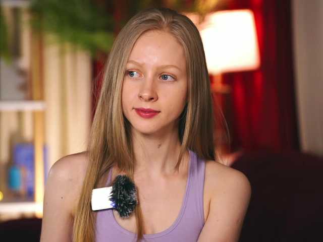 MiaVebes's BongaCams show and profile