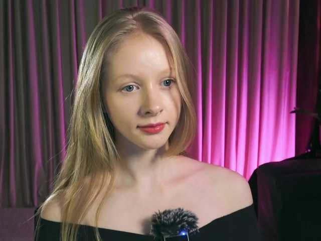 MiaVebes's BongaCams show and profile