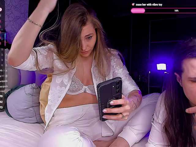 QueenAfina's BongaCams show and profile