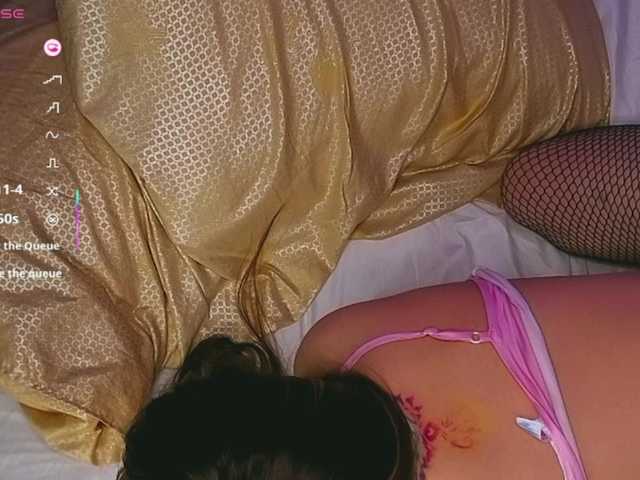 QueenAfina's BongaCams show and profile