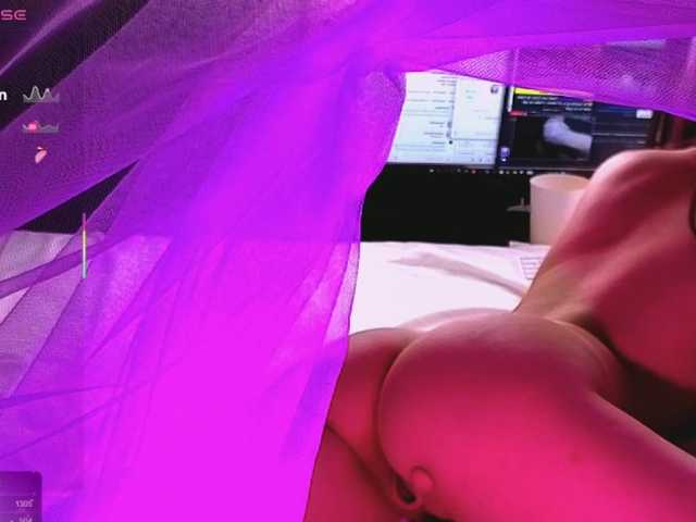 QueenAfina's BongaCams show and profile