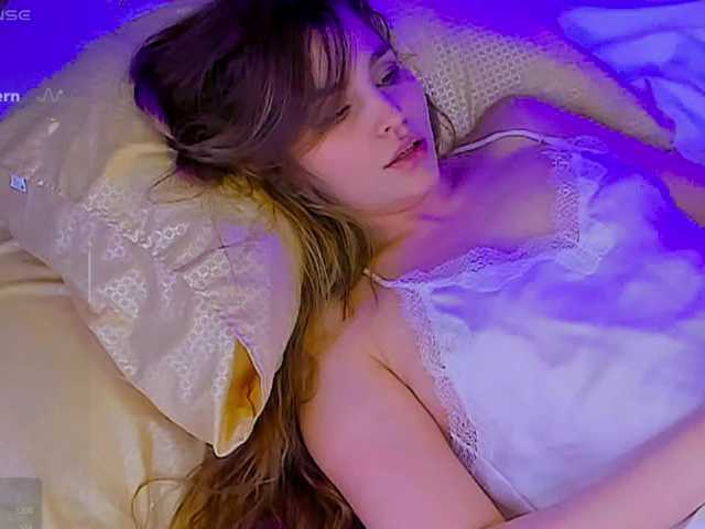 модель QueenAfina