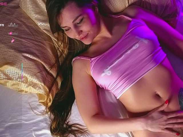 QueenAfina's BongaCams show and profile