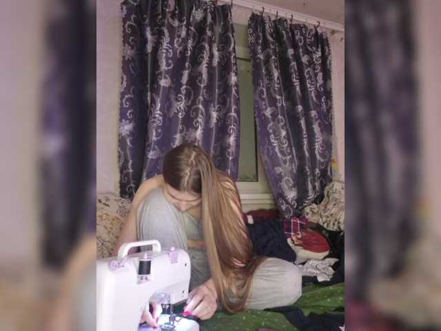 QueenAfina's BongaCams show and profile