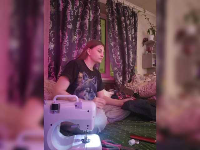 QueenAfina's BongaCams show and profile