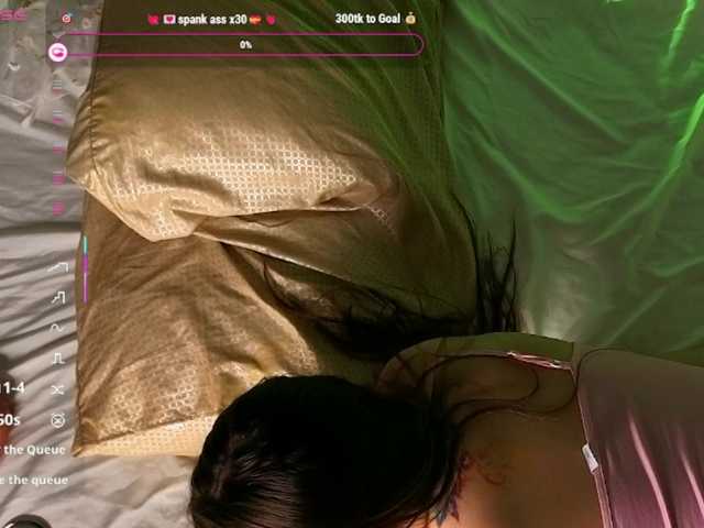 QueenAfina's BongaCams show and profile