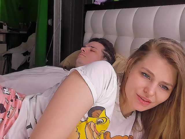 QueenAfina's BongaCams show and profile