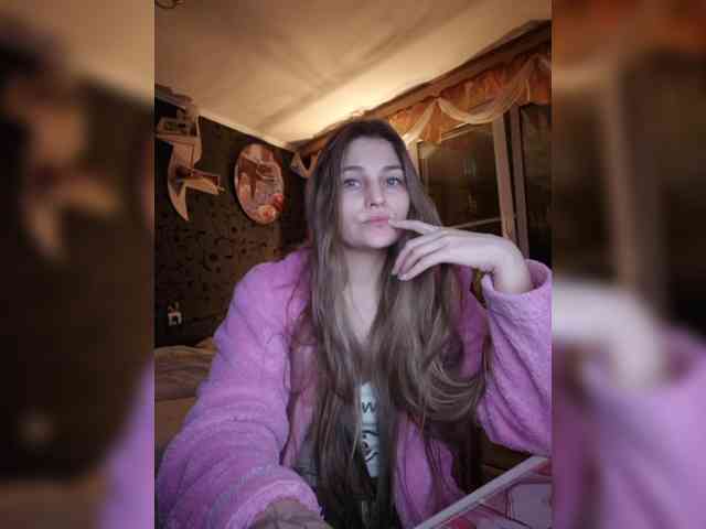 queenafina webcam