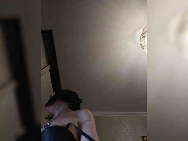 Lilya18 webcam