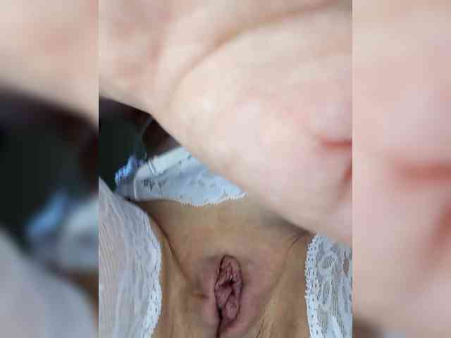 Lilya18 webcam