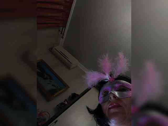 Lilya18 webcam